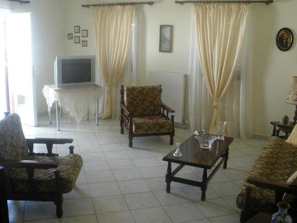 Pension Lagoudera Naxos City الغرفة الصورة